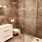 Apartmán Premier & Heart Of Downtown & Parking Included & 12 Pm Checkout *