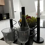 Premier & Heart Of Downtown & Parking Included & 12 Pm Checkout * Trnava
