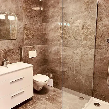 Lejlighed Klimatizovany City Apartment & Centrum Mesta & Parkovanie Garaz & 12 Pm Checkout *