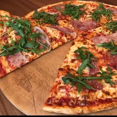 Premier & Heart Of Downtown & Parking Included & 12 Pm Checkout Lejlighed