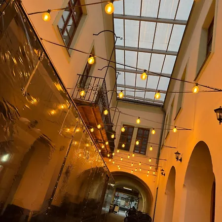 Premier & Heart Of Downtown & Parking Included & 12 Pm Checkout * Trnava