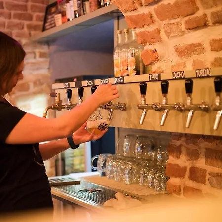 Premier & Heart Of Downtown & Parking Included & 12 Pm Checkout Lejlighed