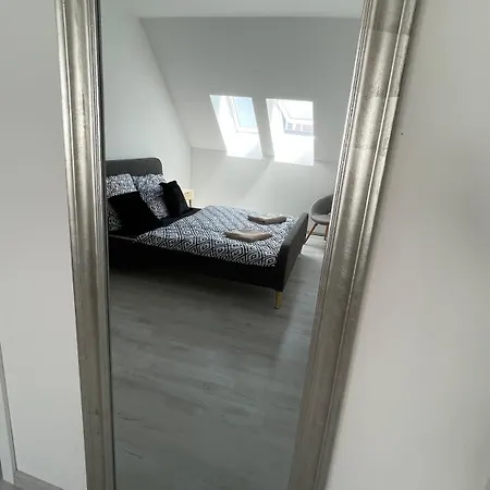 Klimatizovany City Apartment & Centrum Mesta & Parkovanie Garaz & 12 Pm Checkout * Trnava