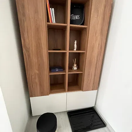 Premier & Heart Of Downtown & Parking Included & 12 Pm Checkout * Trnava